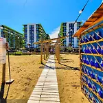 Crystal & Mamaia Nord