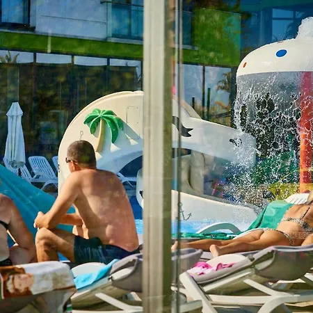 Appartement Crystal & Mamaia Nord 3*