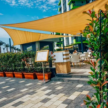 Cristalex & Mamaia Nord شقة