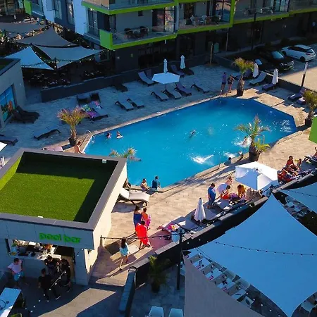 Crystal & Mamaia Nord 3*